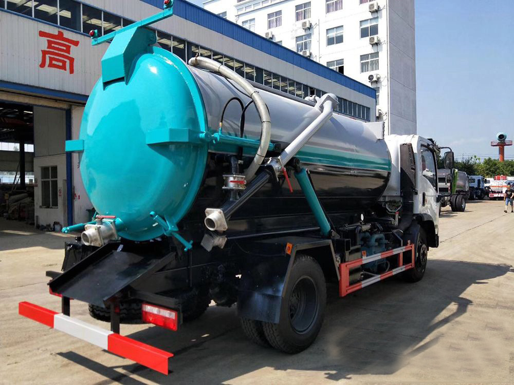 國(guó)六8方東風(fēng)D7 吸污車