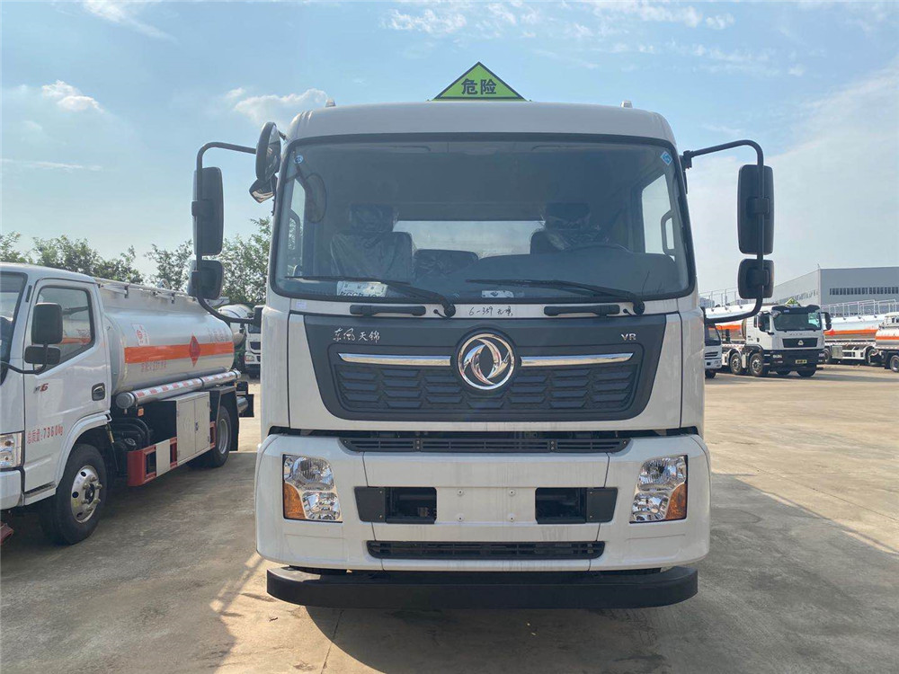 12.7方東風(fēng)天錦單橋國(guó)六油罐車(chē)